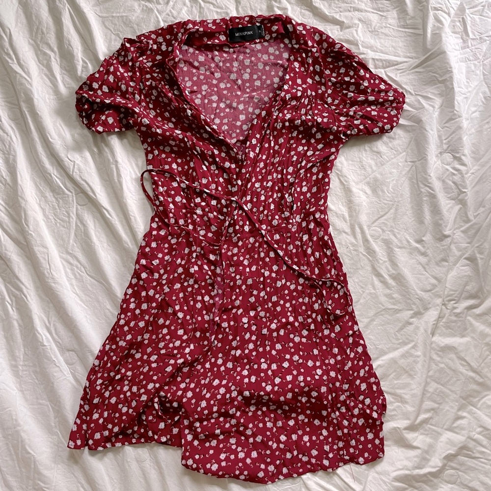 Minkpink floral wrap dress size medium.
